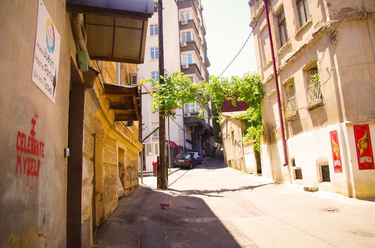 Patio Hostel Tbilisi Bagian luar foto