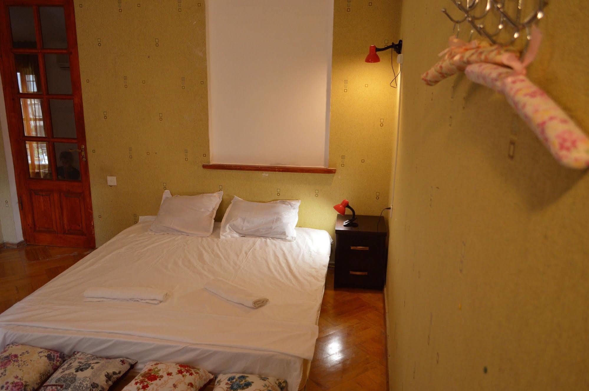Patio Hostel Tbilisi Bagian luar foto