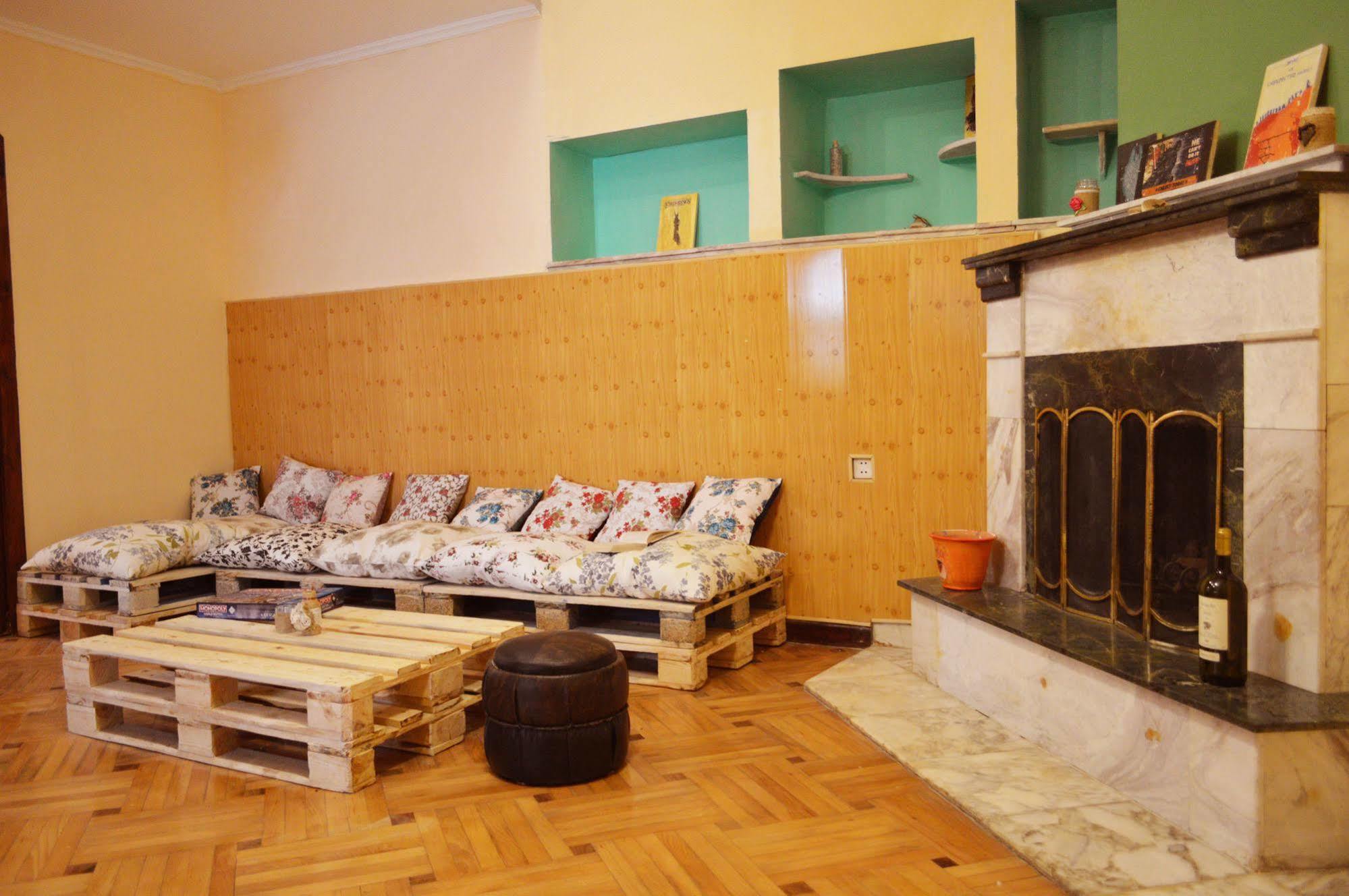Patio Hostel Tbilisi Bagian luar foto